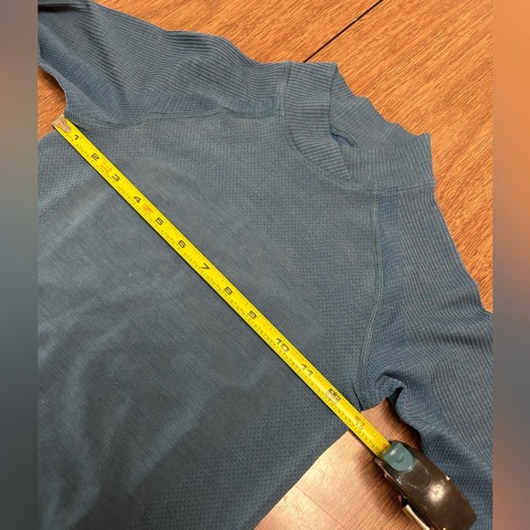 Lululemon Keep The Heat Thermal Long Sleeve Size Small / Medium Petrol Blue - Picture 4 of 5